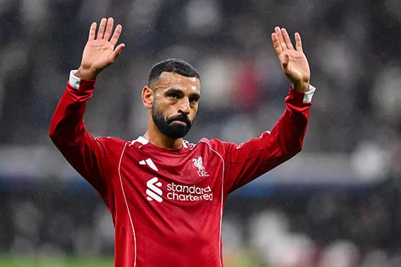 سلوت يوجه رسالة إلى محمد صلاح عن استبعاده من التشكيل